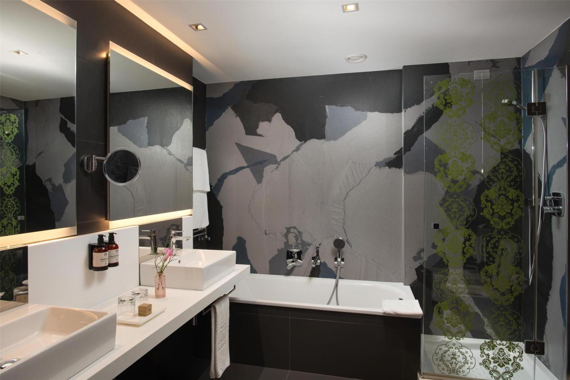 Nh Hotel 4*